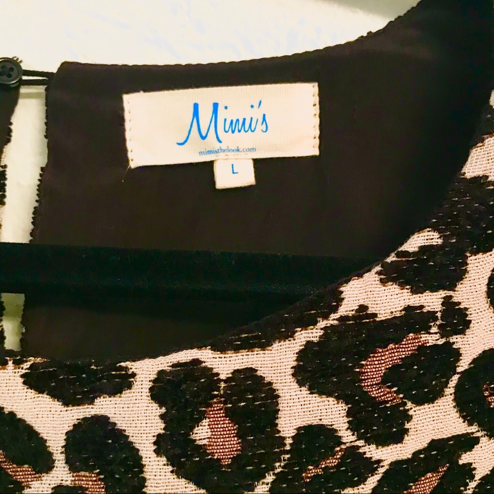 Leopard Print Top With Keyhole Back - Picture 3 of 7